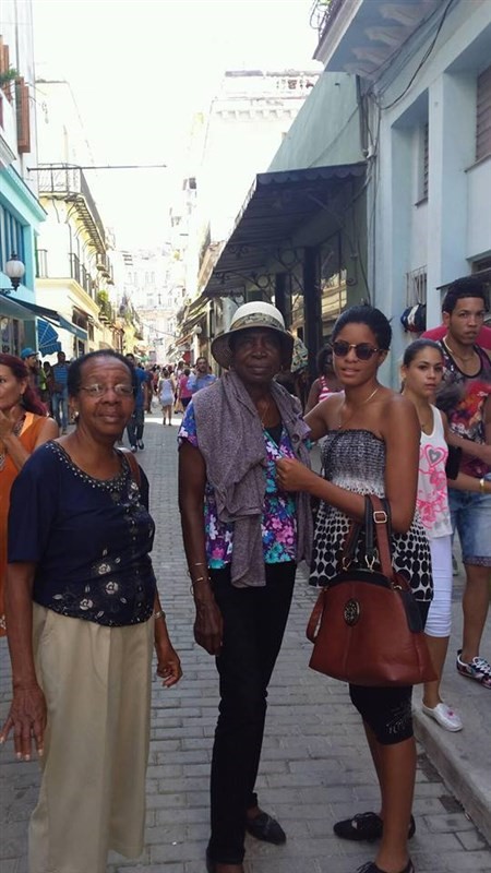 Cousin Silvia, my sister, and  Diana