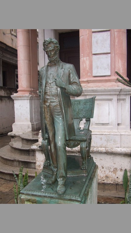 Statue of Abraham Lincoln